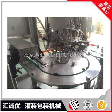 揭秘高效生產(chǎn)核心 沖洗、灌裝、封口三合一飲料包裝機(jī)